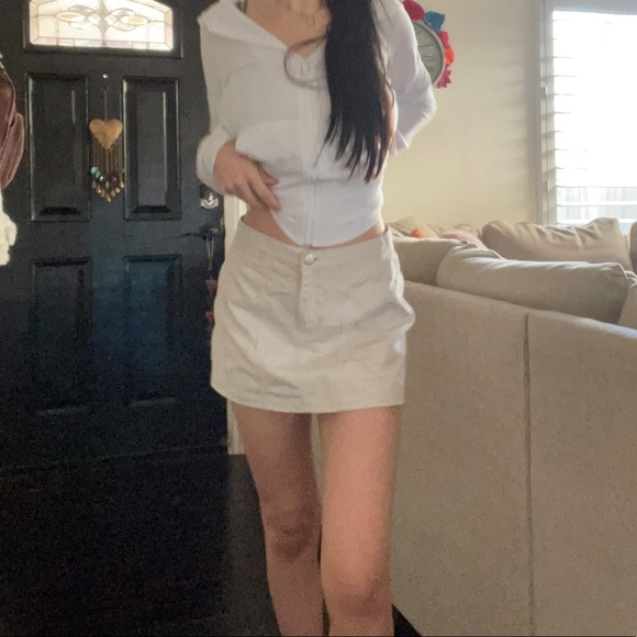 Cream mini skirt - Picture 3 of 5